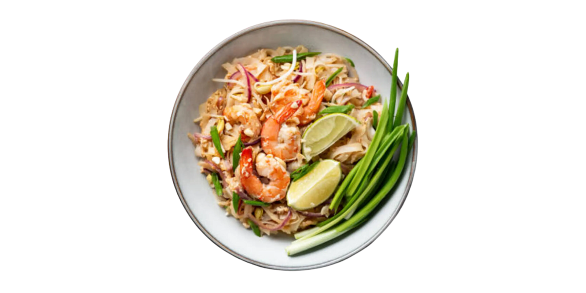 stir fried pad thai noodle with shrimp and peanut and lime